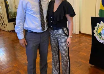 O jornalista Jefson Dourado, agora diretor do governo do Estado do Acre, e Mirla Miranda