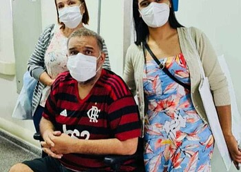 Após mais de dois meses internado, deputado Whendy Lima recebe alta médica