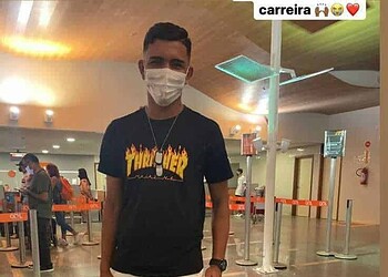 Tomate viaja para o Rio de Janeiro onde assinará contrato de um ano com o Botafogo