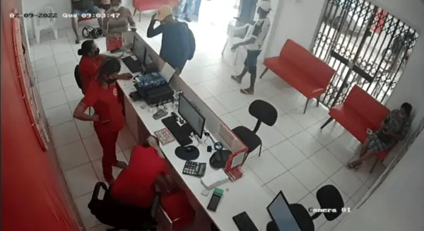 Criminosos invadem clínica médica na Baixada da Sobral e rendem funcionários e pacientes