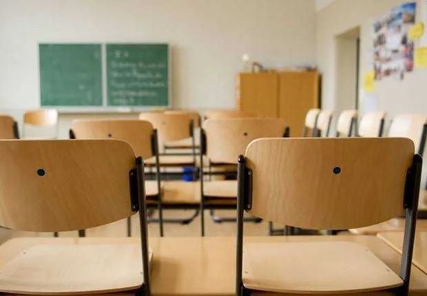 Com aumento dos casos de covid-19 e síndromes gripais, escolas particulares suspendem aulas para conter avanço das doenças