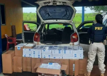 cigarros carro prf