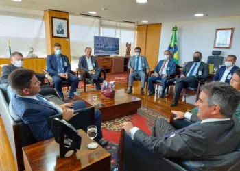 'No momento, as eleições não estão em primeiro lugar', diz Gladson sobre quem irá apoiar na disputa ao Senado