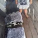 Mãe disse dormiu em cima da criança. enquanto amamentava, no sofá de casa