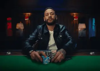 Novo affair de Neymar desembarca em Paris para passar o Réveillon com o craque