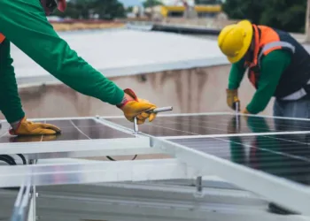 Roberto Duarte protocola PL que prevê isenção do ICMS para energia solar