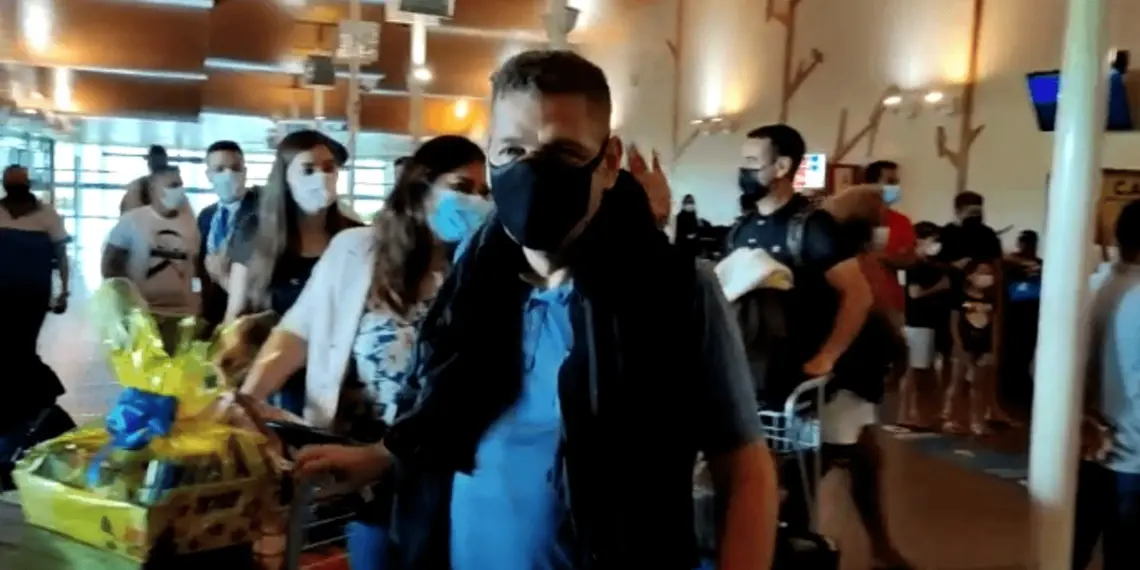 Após mais de um mês internado, Rocha chega a Rio Branco e assume o governo 1 Após mais de um mês internado, Rocha chega a Rio Branco e assume o governo