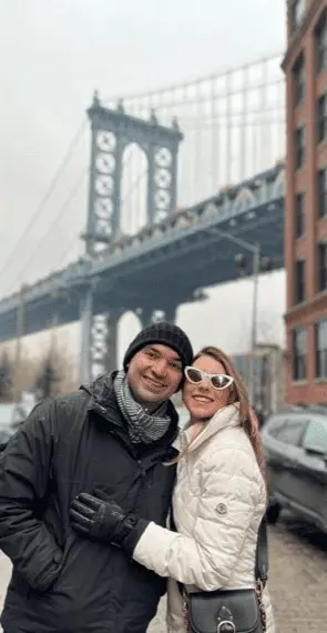O médico Wilson Neto surpreendeu a empresária Fernanda Rezende com um pedido de casamento em viagem a Nova York 1 O médico Wilson Neto surpreendeu a empresária Fernanda Rezende com um pedido de casamento em viagem a Nova York