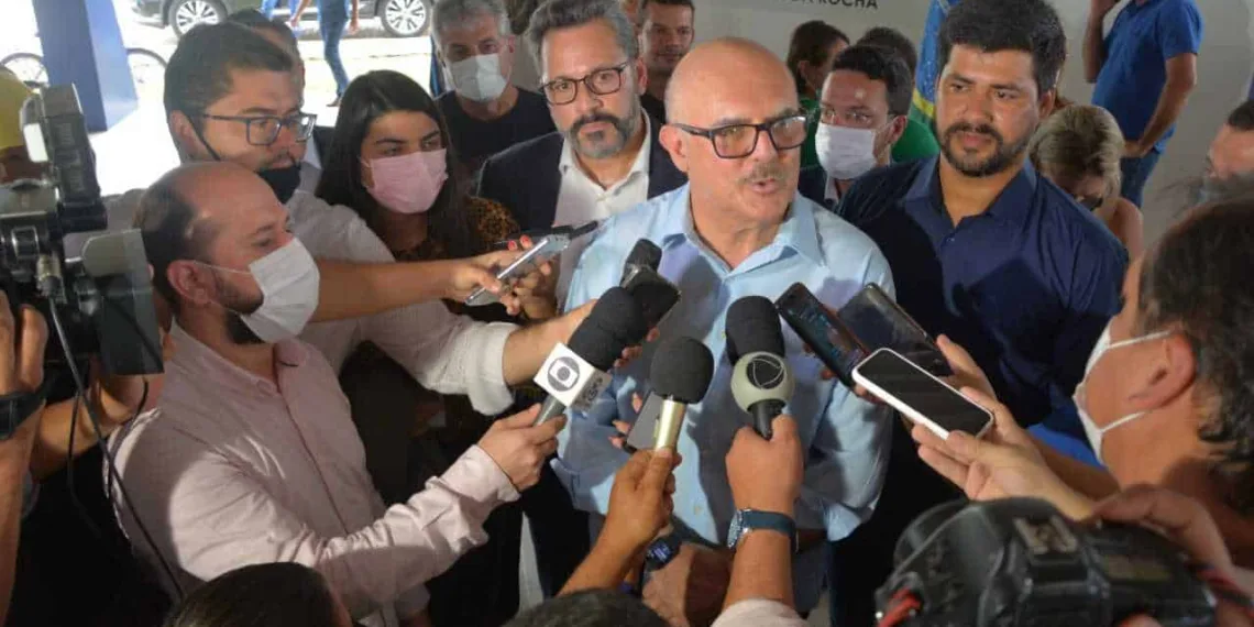 Com ministro da Educação, Escola Técnica em Saúde Maria Moreira da Rocha é reinaugurada
