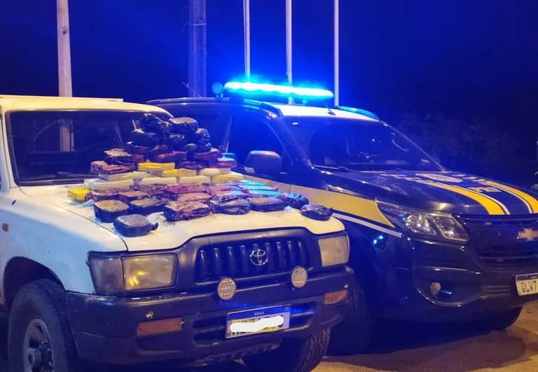 Droga estava escondida na carroceria do veículo (Foto: Ascom/PRF)