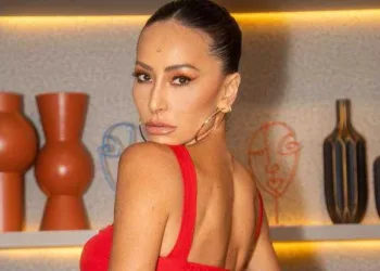 Sabrina Sato anuncia saída da Record TV após 8 anos