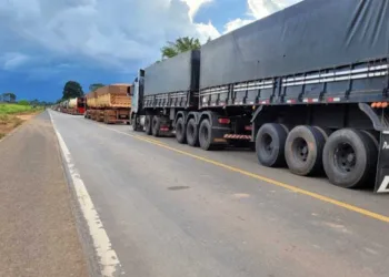 Conforme o último comunicado da PRF, o congestionamento no momento é superior a 10km em ambos sentidos (Foto: Cedida)