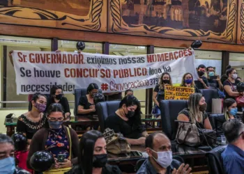 Aleac realiza audiência e discute situação dos professores que aguardam convocação e implantação de piso