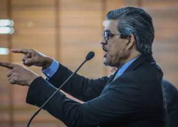 'A decisão do TCE garante o reajuste do piso nacional da Educação e o respeito ao PCCR', diz Edvaldo Magalhães