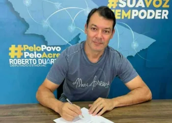 Roberto Duarte deixa o MDB após seis anos: 'Não posso exercer um mandato sendo fantoche de governo ou de coligação partidária'