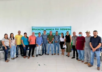 Em Acrelândia, Roberto Duarte participa de entrega de equipamentos escolares