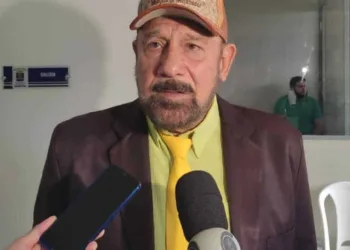 Ponto dos vereadores pode ser cortado por excesso de faltas, alerta N. Lima