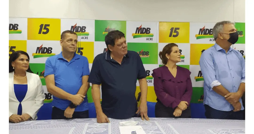 Com apoio de Flaviano e Petecão, Mara e Major Rocha se filiam ao MDB 1 Com apoio de Flaviano e Petecão, Mara e Major Rocha se filiam ao MDB