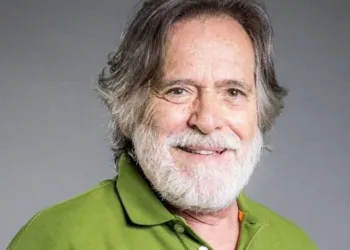 ‘Graças às vacinas estou bem’, diz José de Abreu após testar positivo para a Covid