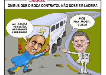 Ônibus que o boca contratou não sobe em ladeira