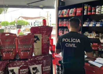 Polícia cumpre 14 mandados no Acre e Rondônia e bloqueia R$ 2,3 milhões de empresas acusadas de sonegação fiscal