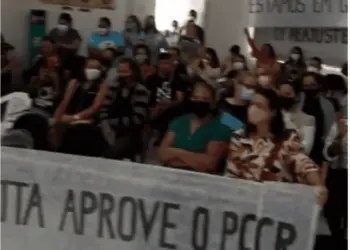 Em Senador Guiomard, professores paralisam atividades por tempo indeterminado