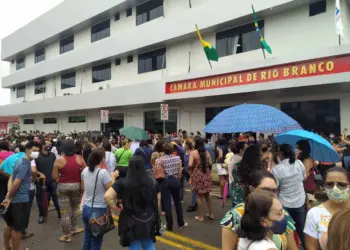 Segundo o Sinteac, a greve continua por tempo indeterminado. Foto: Leandro Chaves