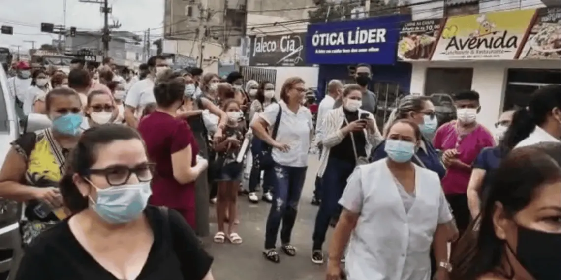 Em novo protesto, servidores da Saúde ocupam entrada do pronto-socorro de Rio Branco 1 Em novo protesto, servidores da Saúde ocupam entrada do pronto-socorro de Rio Branco