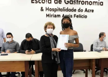 Na Cidade do Povo, cerca de 200 jovens são certificados após cursos profissionalizantes