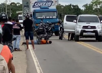 Policial é baleado após suspeito tomar sua arma durante ocorrência em Cruzeiro do Sul