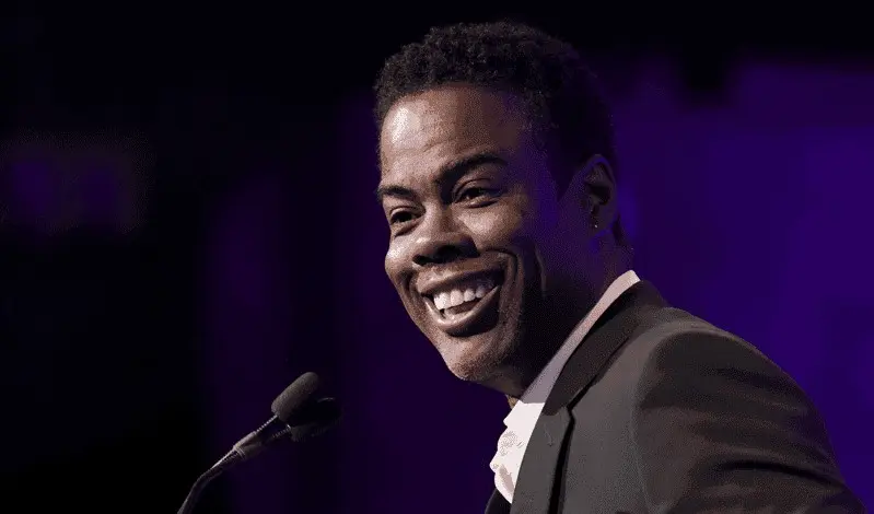 Chris Rock se apresenta em Nova York, mas se nega a falar sobre o tapa de Will Smith, revela fonte 1 Chris Rock se apresenta em Nova York, mas se nega a falar sobre o tapa de Will Smith, revela fonte