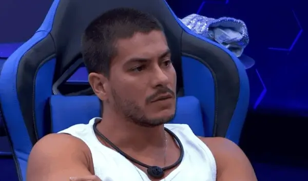 Paredão Falso de Arthur Aguiar é revelado por gafe da produção 2 Paredão Falso de Arthur Aguiar é revelado por gafe da produção