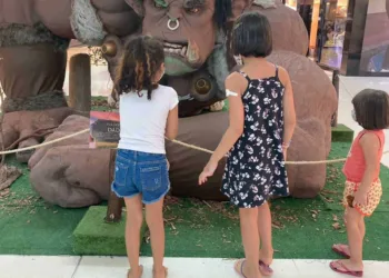 Ogros Gigantes invadem o Via Verde Shopping
