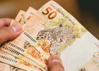 Saque de até R$ 1 mil do FGTS começa hoje; Veja como resgatar