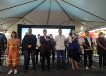 Governador inaugura nova enfermaria do PS e manda recado para servidores em greve: 'É melhor chorar hoje do que chorar amanhã'