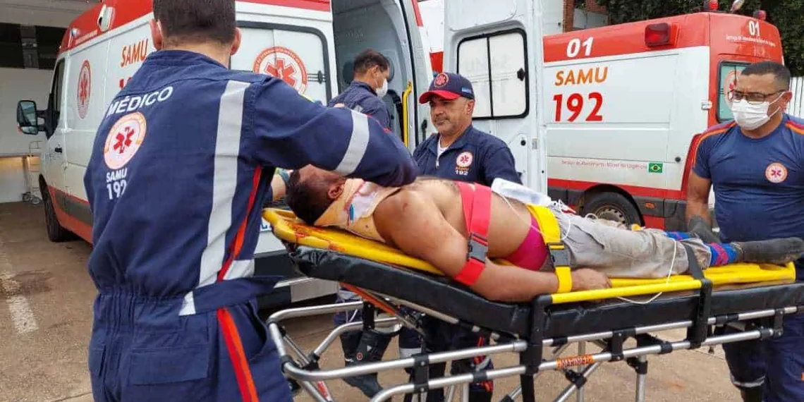 Trabalhador fica em estado grave após ser atingido na cabeça, durante manutenção de linhão