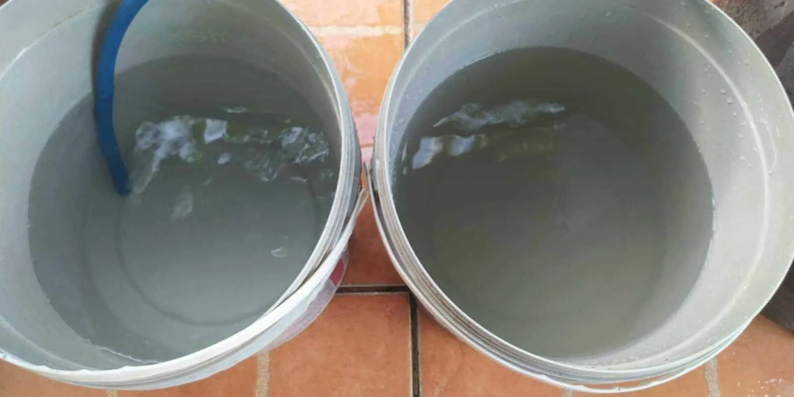 Moradores denunciam mau cheiro em água distribuída pelo Saerb no bairro Conquista