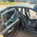 Homem tem ataque de fúria e destrói o próprio carro após veículo ser guinchado