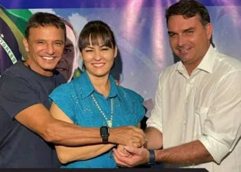 Flávio Bolsonaro declara apoio a candidata ao Senado Márcia Bittar: 'grande aliada do presidente'