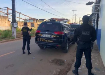 PF deflagra operação para combater crimes financeiros e lavagem de dinheiro em Brasileia e Porto Acre