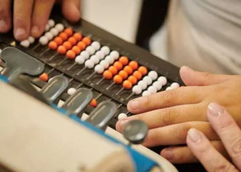 Inscrições abertas para curso de técnicas de sorobã para deficientes visuais