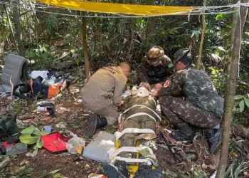 Mecânico que sobreviveu a acidente com helicóptero deve ser transferido em UTI aérea para Rio Branco