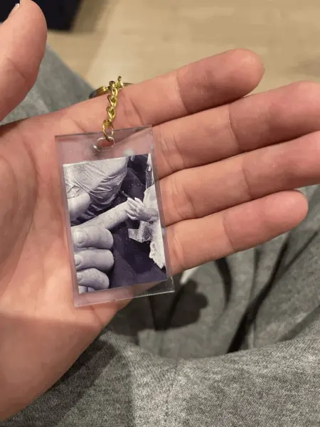 Whindersson compartilha lembrança do filho que morreu há um ano e comove a web