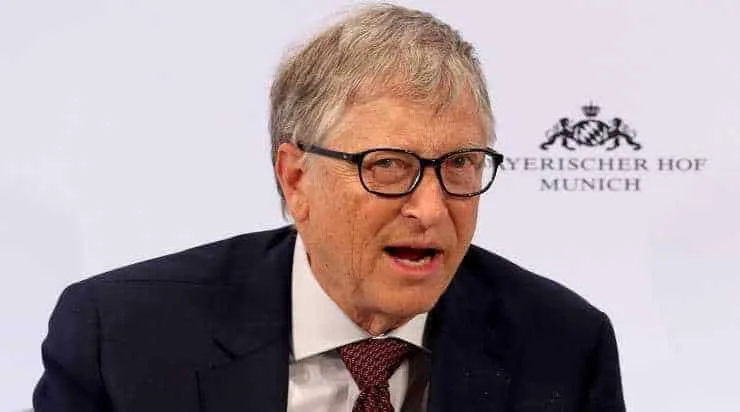 Musk não sente medo, detona Bill Gates e provoca Jeff Bezos: “Muito tempo na banheira de hidromassagem”