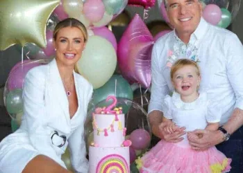Roberto Justus e Ana Paula Siebert fazem festa intíma para comemorar aniversário da filha