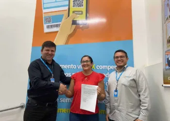 A vencedora do sorteio de abril foi a cliente Ivanilde da Silva Reis, moradora do município de Porto Acre (Foto: Assessoria)