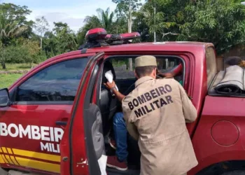 Homem cai de moto em ramal, quebra clavícula e resgate dura cerca de 6 horas