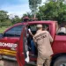 Homem cai de moto em ramal, quebra clavícula e resgate dura cerca de 6 horas