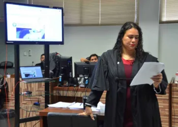 'A imprensa não fez o racha e não deixou o corpo da Jonhliane no chão', rebate advogada após colega culpar jornalistas durante julgamento