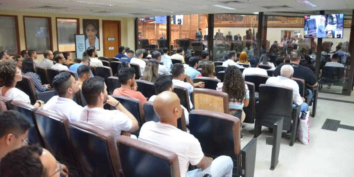 Deputados derrubam veto e aprovam PL que elimina cláusulas de barreira em concursos públicos realizados no Acre
